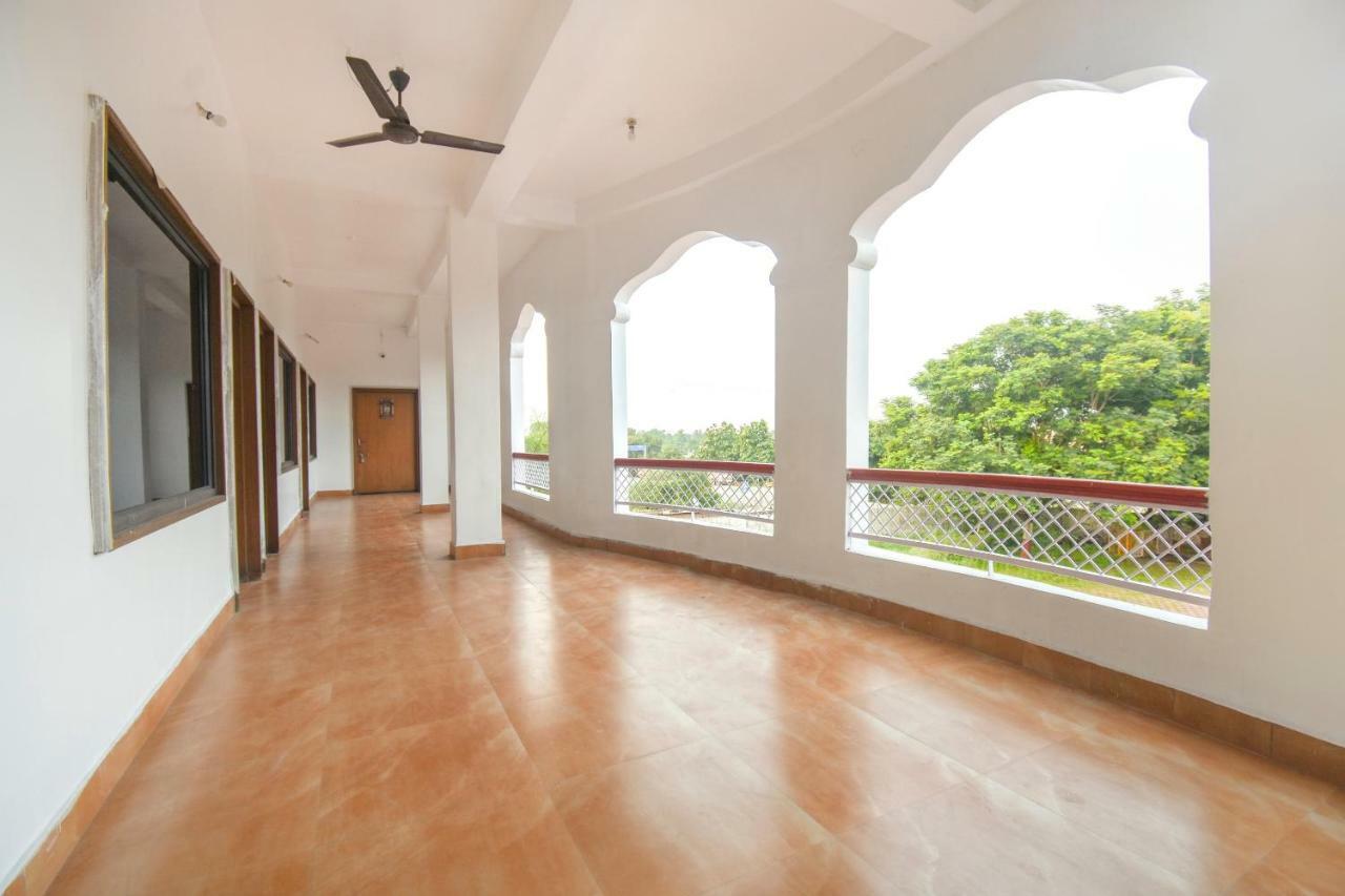 Oyo 47464 Hotel The Country Club Bilaspur  Exterior photo